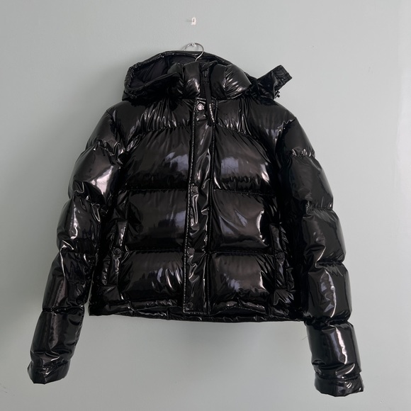 Aritzia Jackets & Blazers - ARITZIA SUPER PUFF — SHORTY IN BLACK LACQUER
